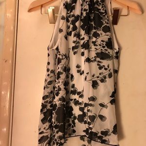 Cute black and white pattern top with tie